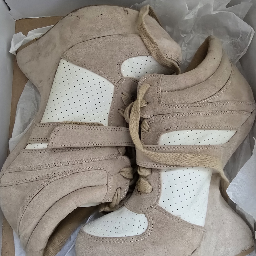 SOLD.Tennis antigravity heels.SOLD - Picture 1 of 3